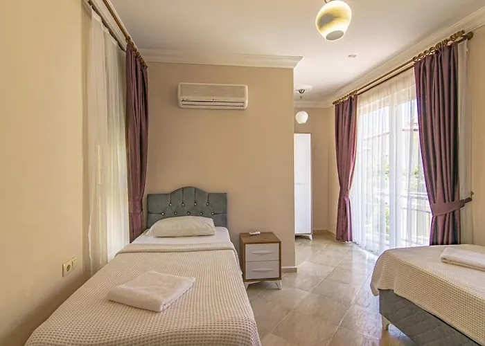 Sunset Beach Club Aqua Lettings Oyster 1